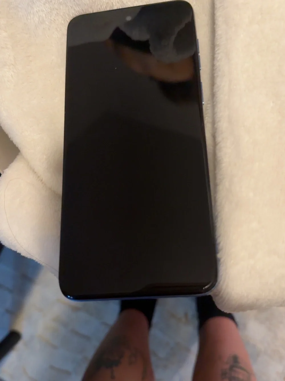 Sleek Black Motorola G Play 2024 Smartphone - Clean Front Display
